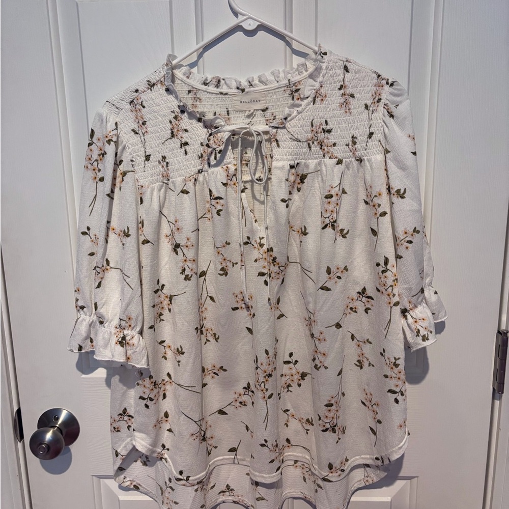 Chic White Floral Blouse